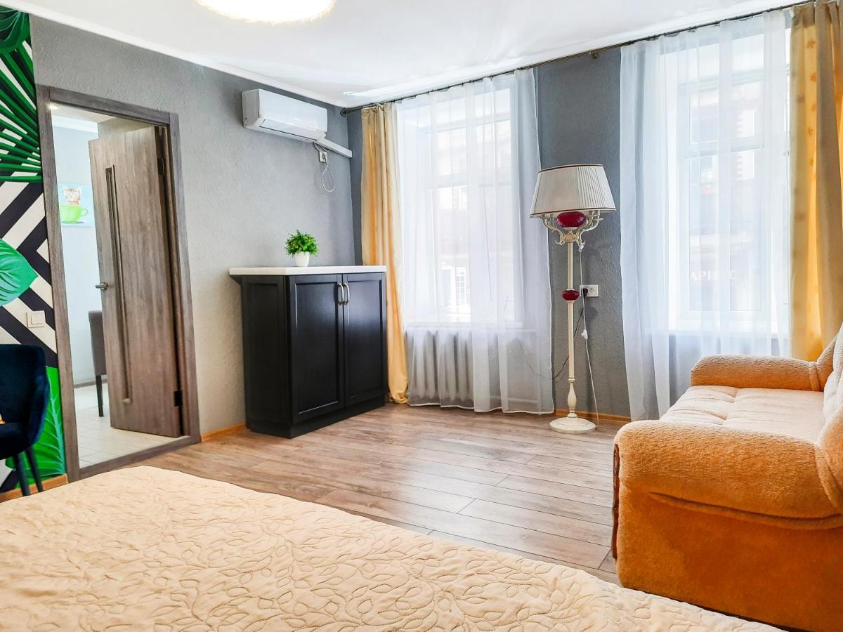 1-Room Apartment In The Center, 5 Minutes To Deribasovskaya Odessa Extérieur photo